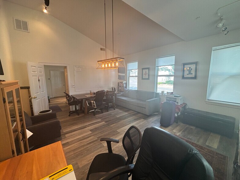 More Photos Of 1530 Lee Hill Rd, Boulder Office For Sale
