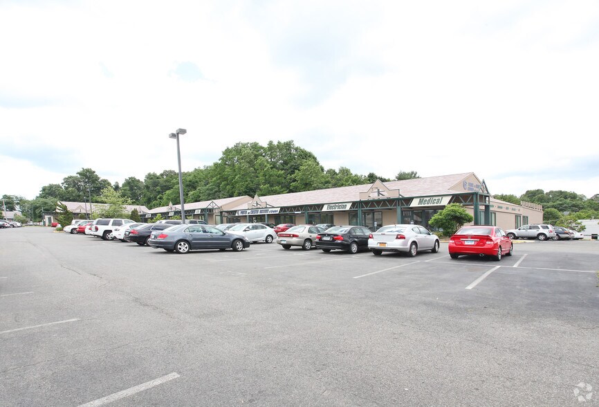 More Photos Of 249-251 W Main St, Branford Unknown For Lease