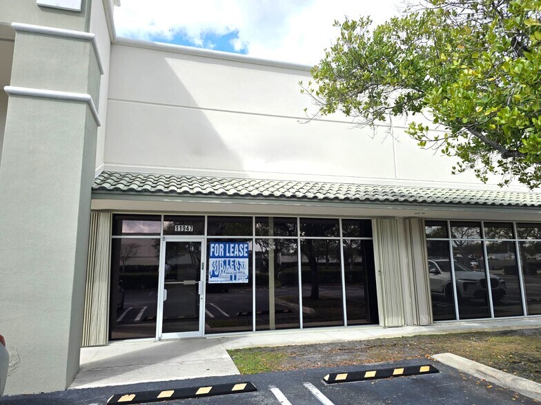 More Photos Of 11931-11971 NW 37th St, Coral Springs Warehouse For Lease