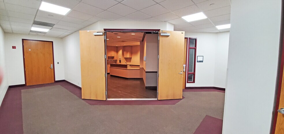More Photos Of 12660 Riverside Dr, Valley Village Medical For Lease