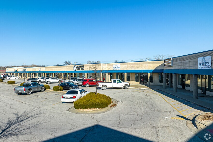 More Photos Of 2007-2061 N Commercial St, Harrisonville Unknown For Lease
