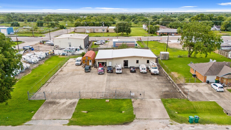 More Photos Of 915 Orange St, La Marque Office For Sale