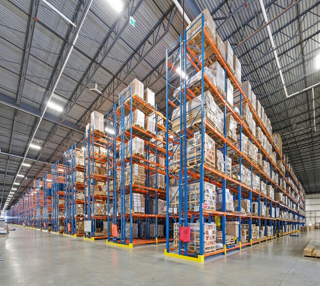 More Photos Of 12714 Coleraine Dr, Bolton Distribution For Lease