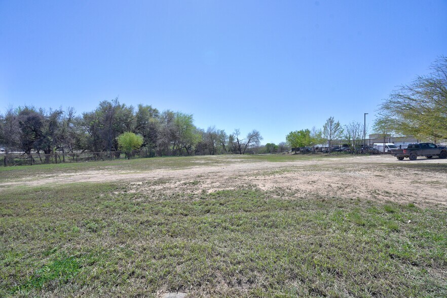 More Photos Of 000 S. New Braunfels Ave, San Antonio Land For Sale