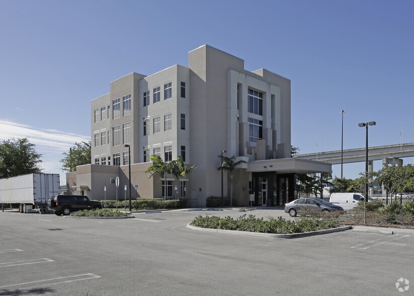 Primary Photo Of 585 NW 161st St, Miami Medical For Lease