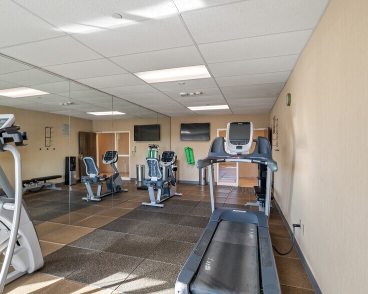 More Photos Of 1103 Hobbs Hwy, Seminole Hotel For Sale