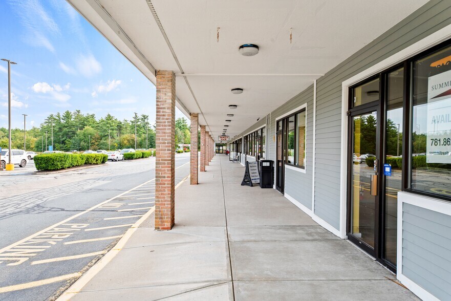 More Photos Of 160 N Main St, Carver Freestanding For Lease