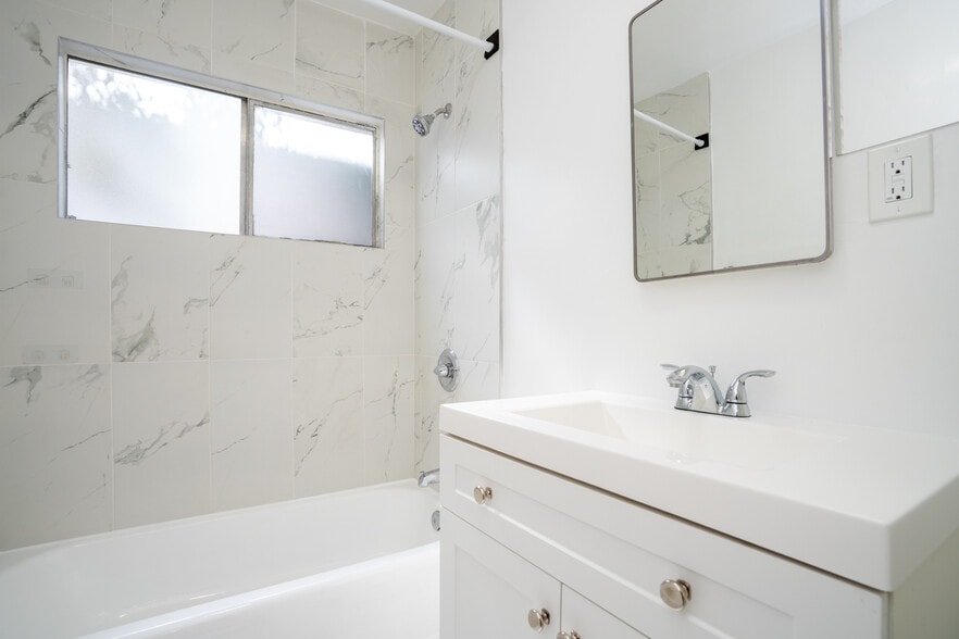 More Photos Of 1434 15th St, Santa Monica Apartments For Sale