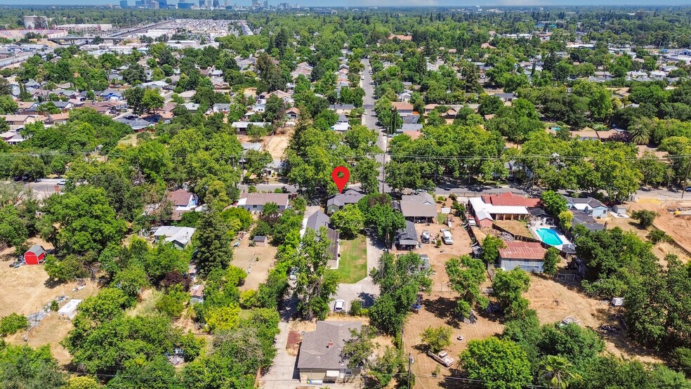 More Photos Of 2652 21st Ave, Sacramento Apartments For Sale