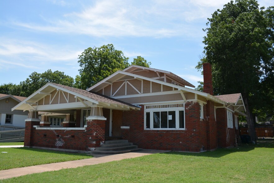 More Photos Of 2808 Hemphill St, Fort Worth Office Residential For Lease