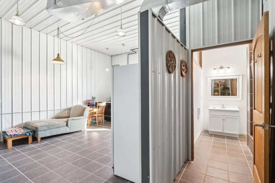 More Photos Of 680 Enterprise Dr, Lake Mills Freestanding For Lease