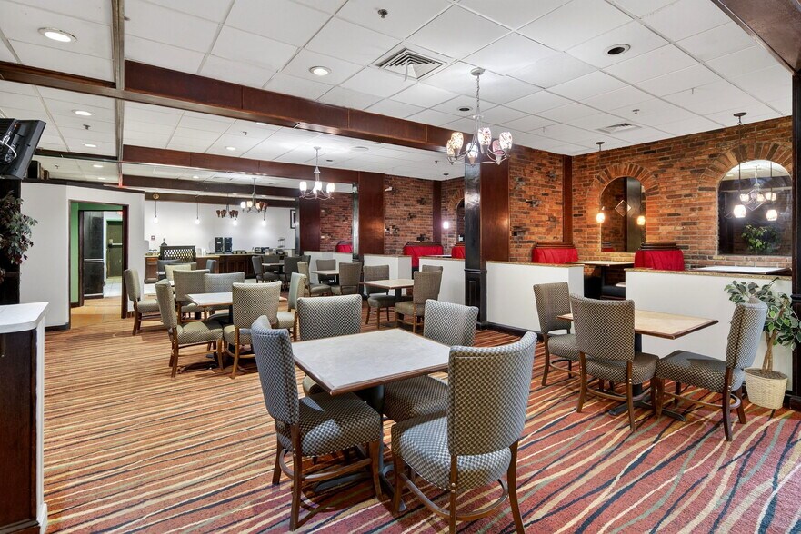 More Photos Of 3 Watervliet Avenue Ext, Albany Hotel For Sale