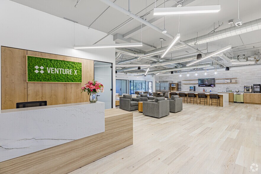 More Photos Of 10089 Willow Creek Rd, San Diego Coworking Space