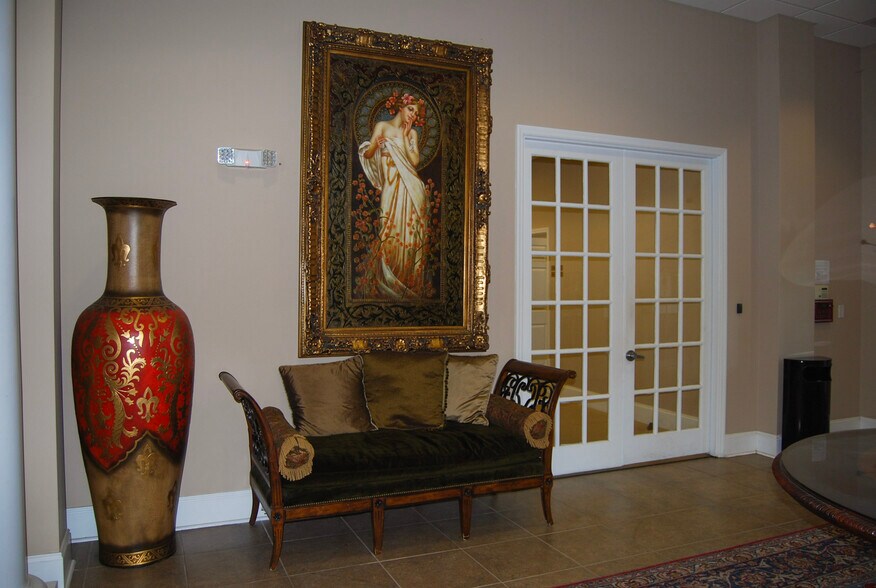 More Photos Of 4708 NW Capital Cir NW, Tallahassee Flex For Sale