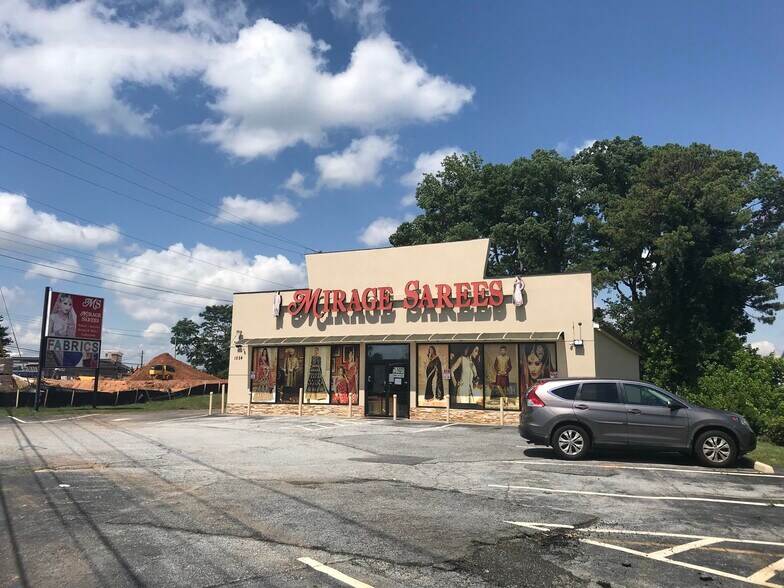 More Photos Of 1554 Church St, Decatur Freestanding For Lease