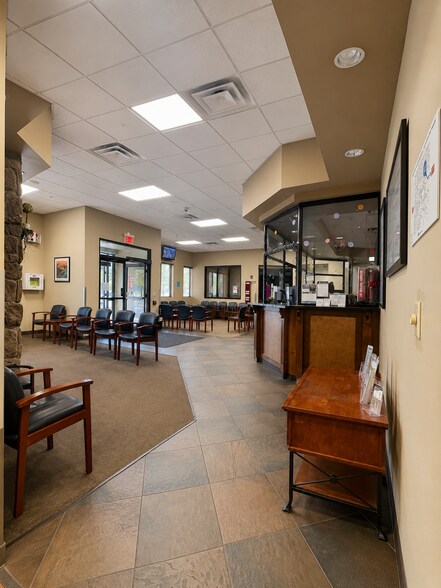 More Photos Of 2000 S Thompson St, Flagstaff Medical For Lease