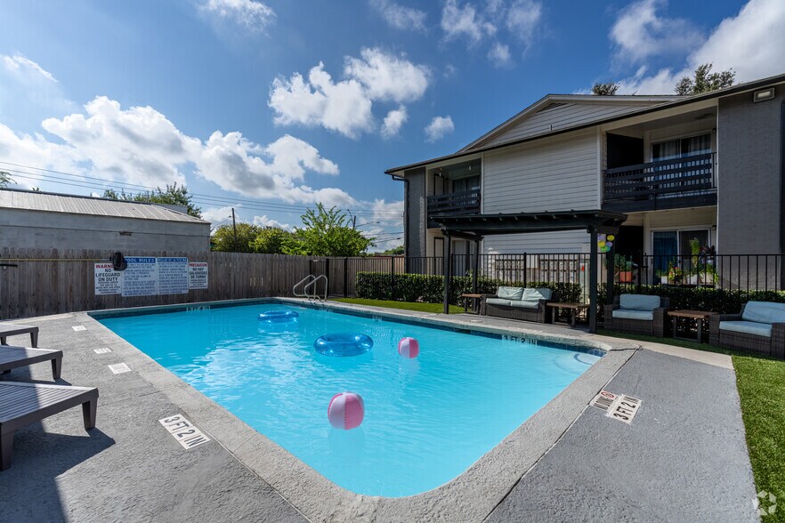 More Photos Of 1814 Colony Creek Dr, Austin Apartments For Sale