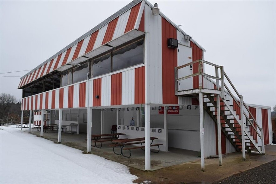 More Photos Of 11215 Flagstaff Rd, Tomah Racetrack For Sale