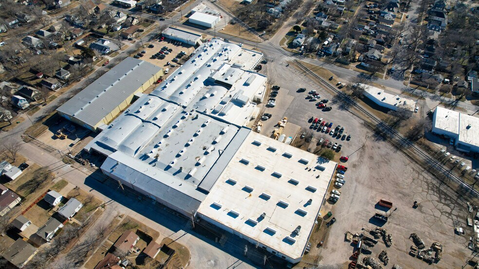 Primary Photo Of 1802-1814 W 2nd St N, Wichita Warehouse For Sale