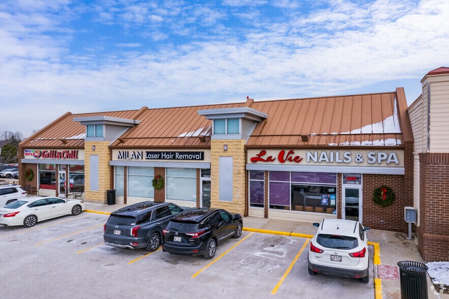 More Photos Of 17430-17680 W Bluemound Rd, Brookfield Unknown For Lease