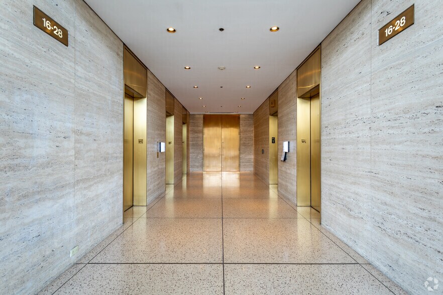More Photos Of 2345 Grand Blvd, Kansas City Office For Sale