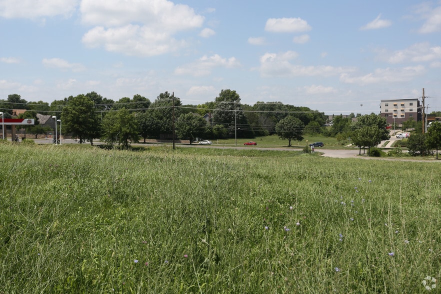 More Photos Of College Blvd, Lenexa Land For Sale