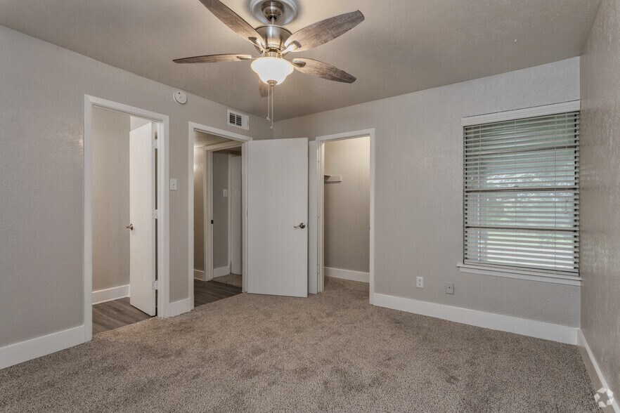 More Photos Of 834 Timberlake Dr, Arlington Apartments For Sale