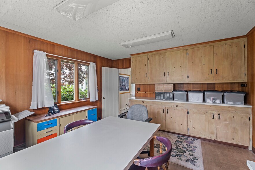 More Photos Of 32 E Main St, Mystic Office For Sale