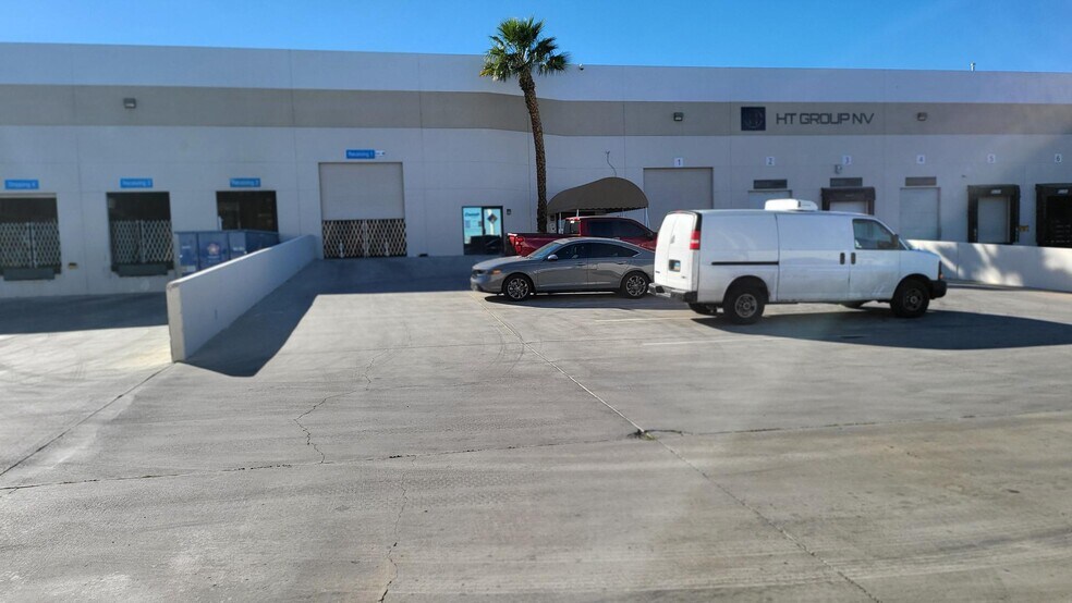 More Photos Of 3326 Ponderosa Way, Las Vegas Warehouse For Lease