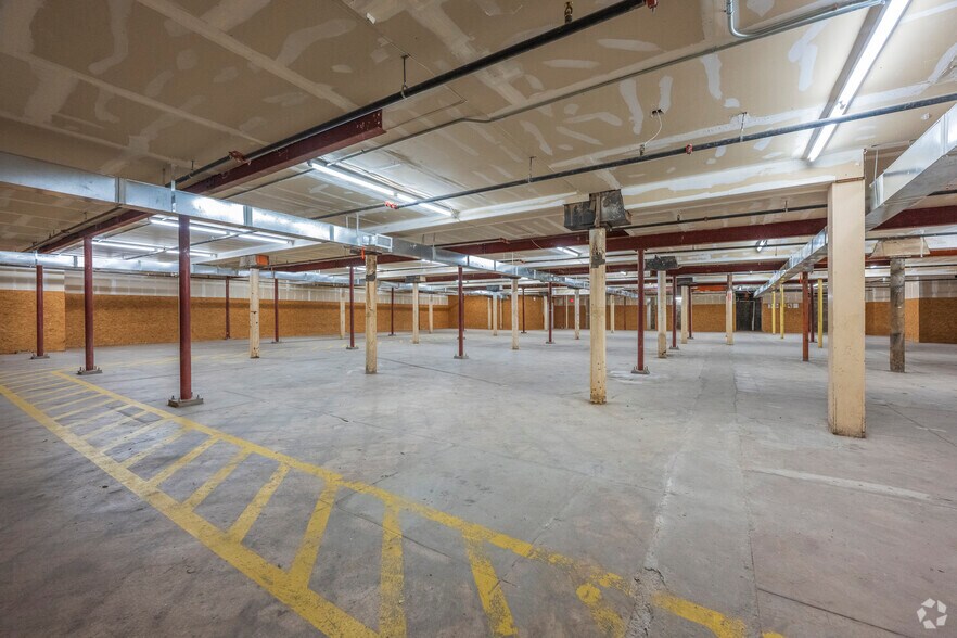 More Photos Of 201-205 N Mesa St, El Paso Storefront Retail Office For Lease