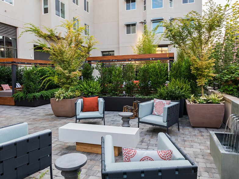 More Photos Of 1375-1411 Sycamore Ave, Hercules Unknown For Lease