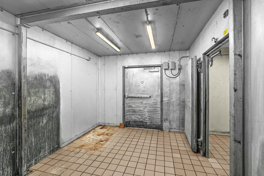 More Photos Of 2212 Rose St, La Crosse Restaurant For Sale