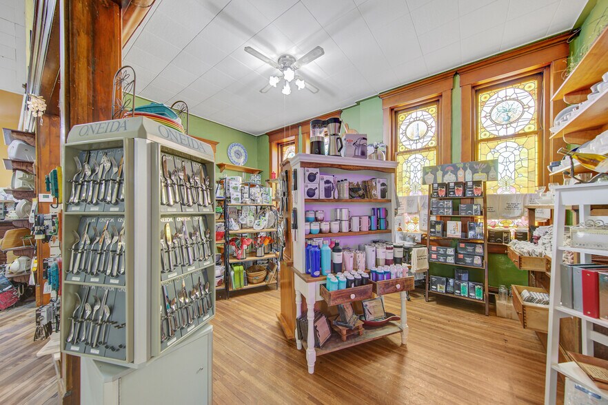 More Photos Of 2001 10th St, Emmetsburg General Retail For Sale