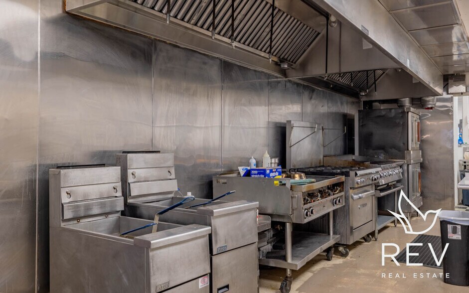 More Photos Of 117 S Bent St, Powell General Retail For Sale