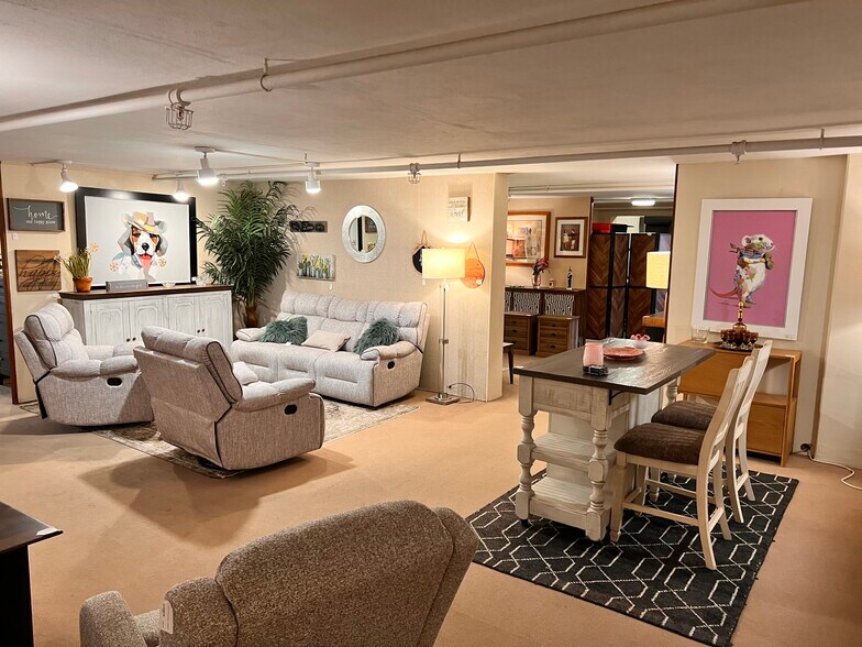 More Photos Of 233 SW 2nd St, Corvallis Storefront For Sale