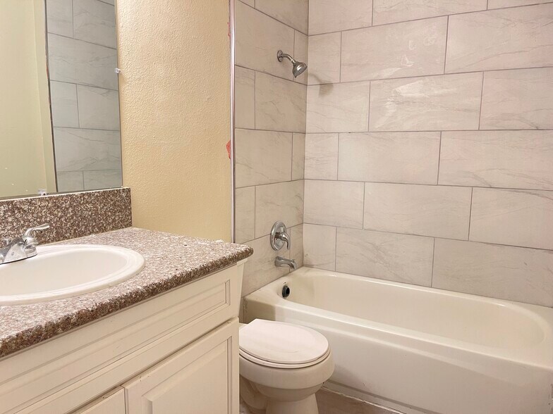 More Photos Of 1709 Fairfield Ave, Las Vegas Apartments For Sale