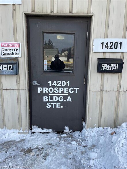 More Photos Of 14201 Prospect St, Dearborn General Retail For Sale
