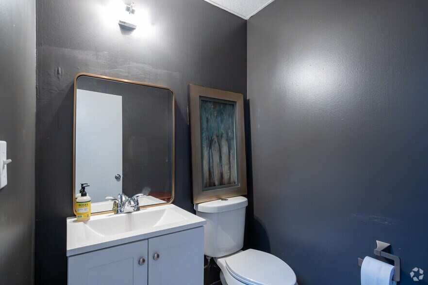 More Photos Of 8700 Long Point Rd, Houston Unknown For Lease