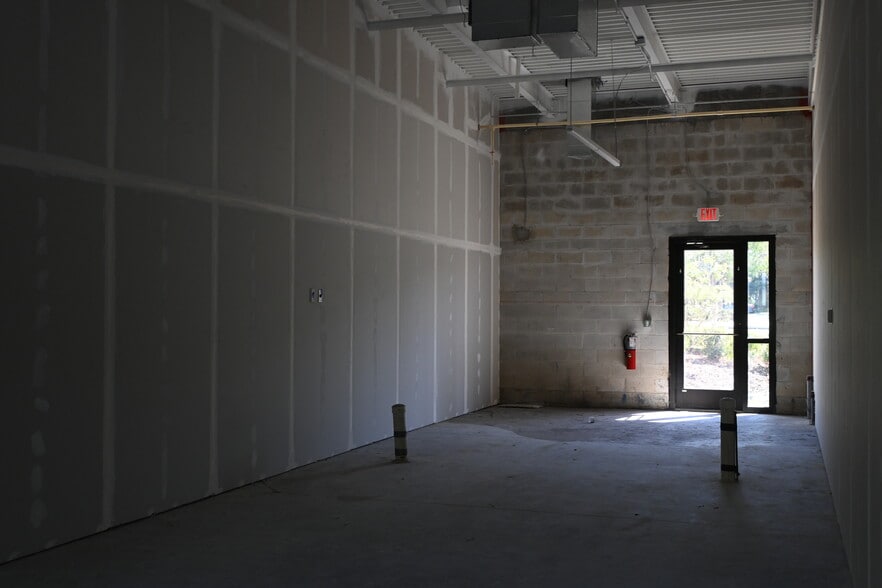 More Photos Of 3370 Rouse Rd, Orlando Storefront For Sale