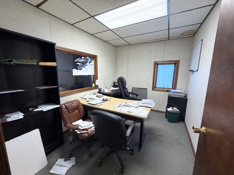 More Photos Of 305 N Mason St, Carrollton Office For Sale