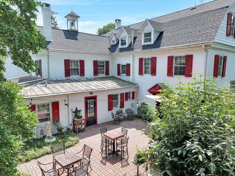 More Photos Of 301 W Main St, Ephrata Hospitality For Sale