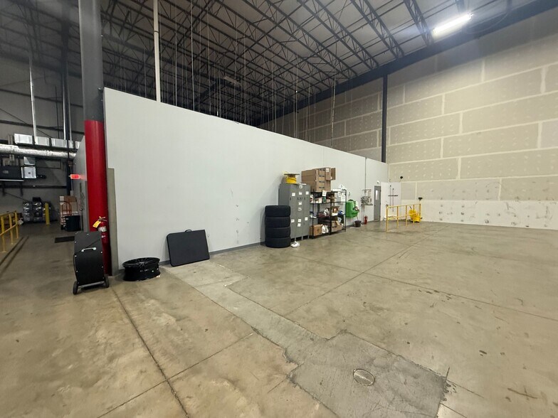 More Photos Of 5435 Dylan Dr, South Bend Distribution For Lease