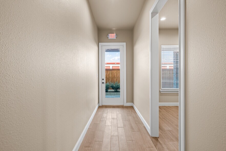 More Photos Of 206 Slide Rd, Lubbock Office For Lease