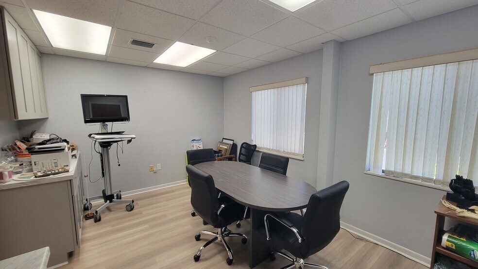 More Photos Of 2831 Ringling Blvd, Sarasota Medical For Sale