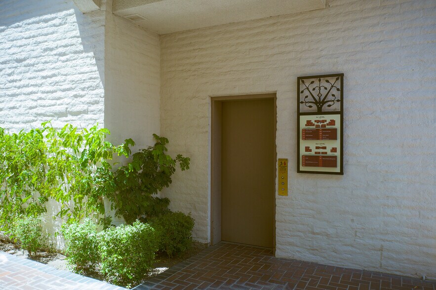 More Photos Of 73111 El Paseo Dr, Palm Desert Storefront Retail Office For Lease