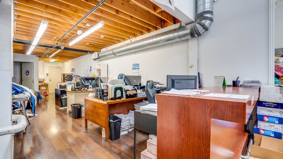 More Photos Of 921 Crocker St, Los Angeles Storefront Retail Office For Sale