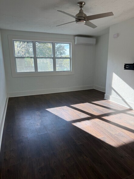 More Photos Of 1201 E University Ave, Gainesville Freestanding For Sale