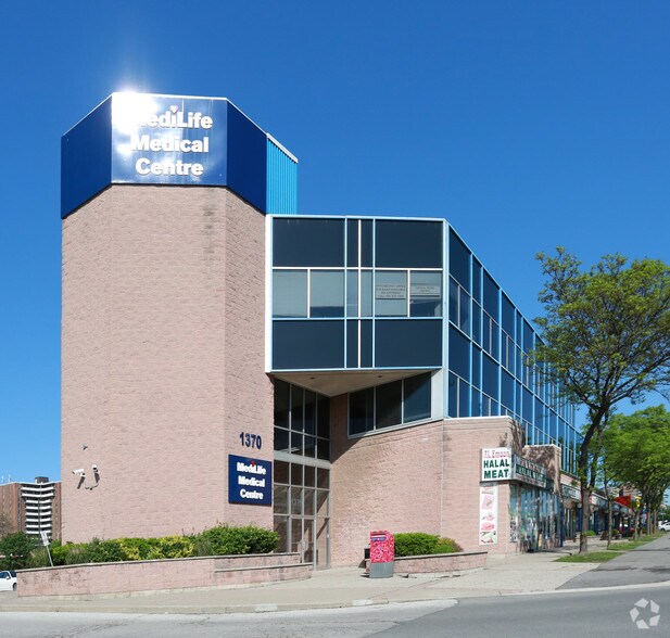 More Photos Of 1370 Dundas St E, Mississauga Medical For Lease