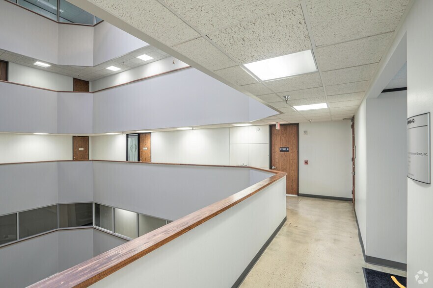 More Photos Of 519 N Sam Houston Pky E, Houston Medical For Lease