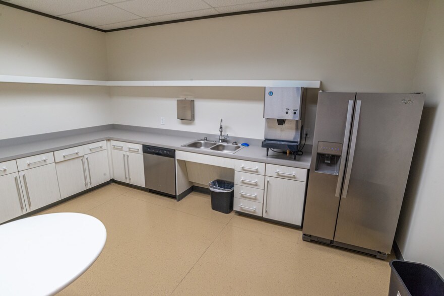 More Photos Of 3409 N Central Expy, Plano Office For Lease